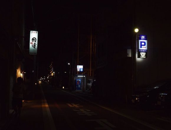 何本か大通りを離れると、こんなに人通りが少ないトコもあるのね。 #kyoto #gionmatsuri #yoiyama #京都 #祇園祭 #宵山