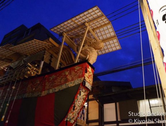 龍頭が鉾に乗っけられるとまた別格の雰囲気が。 #kyoto #gionmatsuri #yoiyama #京都 #祇園祭 #宵山 #後祭 #大船鉾